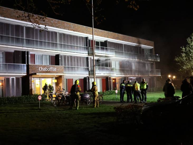 Appartement onbewoonbaar na brand in flat Sprang-Capelle, 24 woningen ontruimd