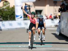 Demi Vollering zegeviert in Ronde van Emilië