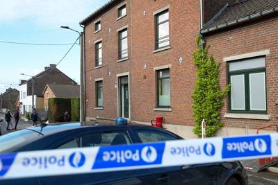 Agent die link zou hebben met dader van dodelijke schietpartij in Charleroi blijft in cel