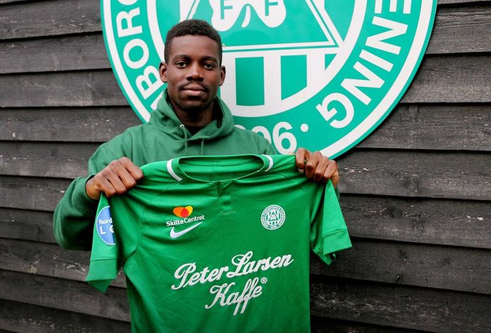 Bernio Verhagen tekende begin november een contract bij Viborg FF, waar hij niet veel later werd ontmaskerd als fraudeur.
