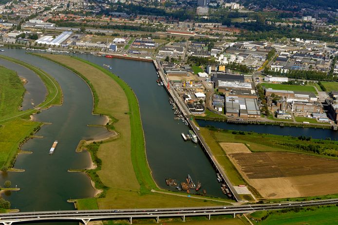 Archieffoto van Industriepark Kleefse Waard.