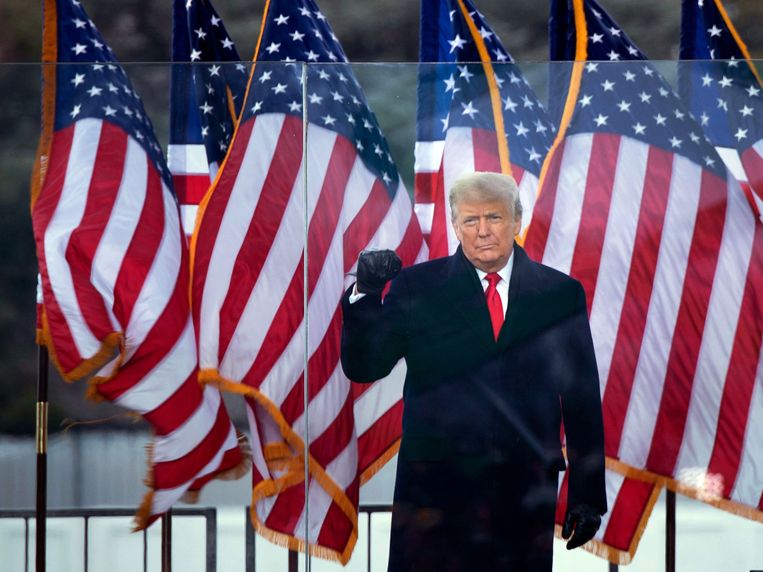 Archiefbeeld. Oud-president Donald Trump spreekt zijn achterban toe nabij het Witte Huis in Washington. (06/01/2021) Beeld AFP