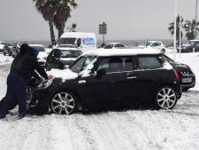 Des milliers de "naufragés de la route" piégés par la neige en France