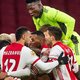 Wat moet Ajax met Onana na zijn schorsing: opstellen of wegsturen?