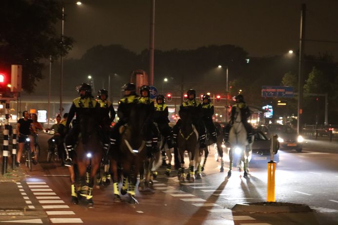 In de Utrechtse wijk Kanaleneiland nabij gelegen aan het 24 Oktoberplein in Utrecht was het onrustig