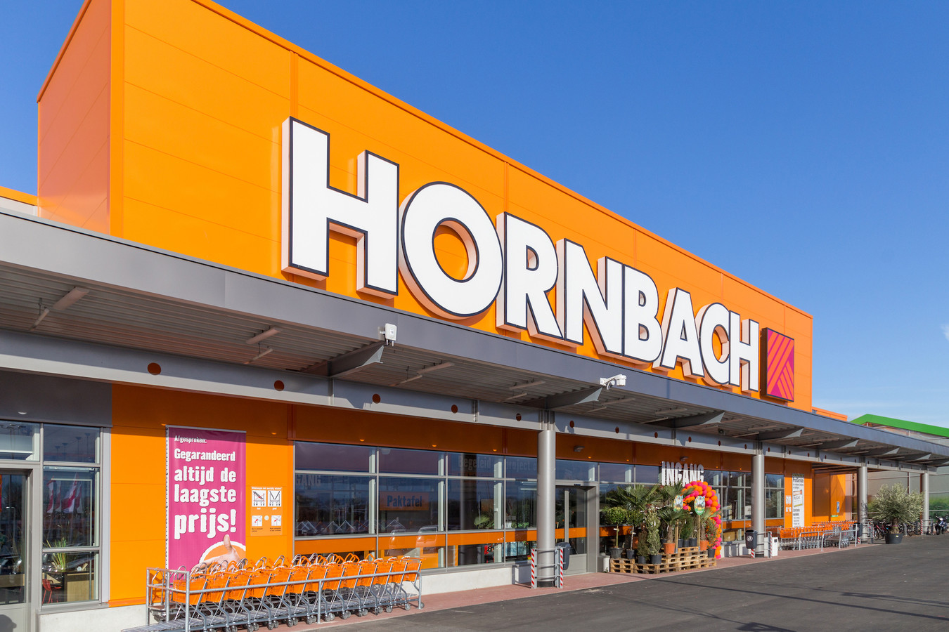 Hornbach wil minstens 20 bouwmarkten in Nederland Foto AD.nl
