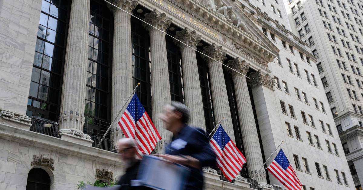 Wall Street shakes off recession fears |  Economy