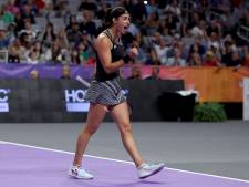 Caroline Garcia na ‘ongelooflijke finale’ in zevende hemel met titel WTA Finals
