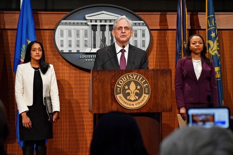 Il procuratore generale degli Stati Uniti Merrick Garland ha rilasciato il rapporto.  foto di A.P