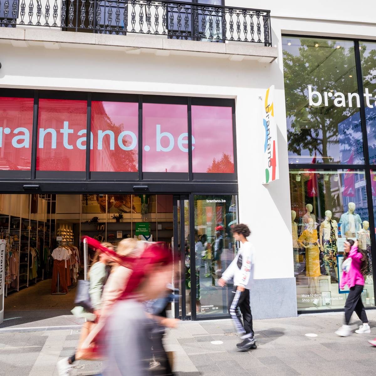 Gooit Vlaamse overheid geld in bodemloze put Moederbedrijf Brantano hoopt op hulp van belastingbetaler De Krant hln.be