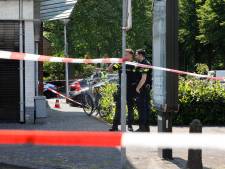 Politie in de tuin, politie in de lucht, overal in Nijmeegse wijk Hatert staat politie: ‘Dit is lijp man’