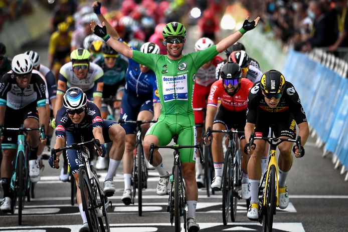 Mark Cavendish pakt in Valence zijn 33ste etappezege in de Tour, waarmee hij het record van Eddy Mercxk verder voelt naderen.