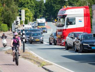 Verkeerschaos door afgesloten weg in Rhenen, provincie neemt extra maatregelen: ‘Dit belooft wat’