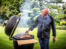Tijd om de barbecue schoon te maken: rauwe aardappel voor een piekfijn rooster