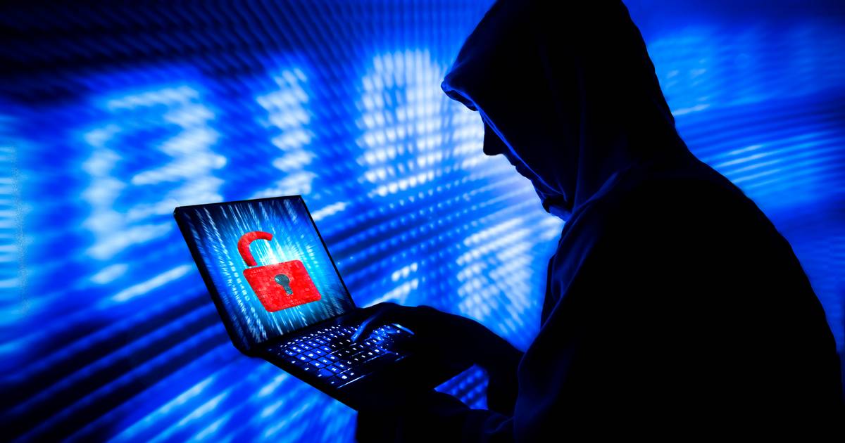 Hacker steelt gegevens tienduizenden accounts Belgische sekssite | Tech