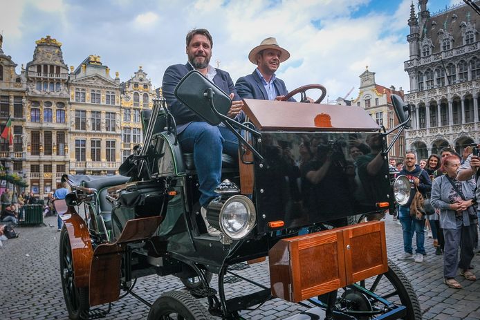 Brussel introduceert eerste 100% elektrische koets voor toeristen ...