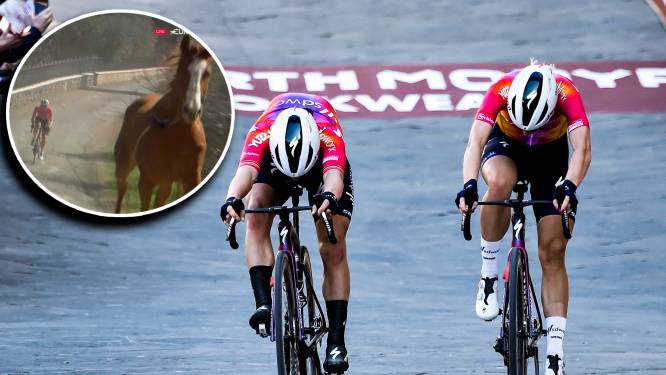 Demi Vollering grijpt zege in Strade Bianche ondanks bizar incident met op hol geslagen paard