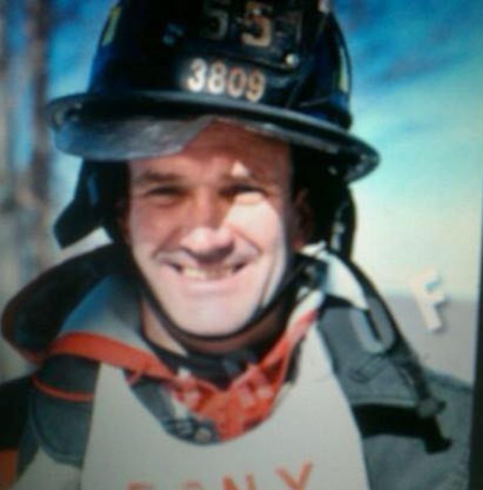 Brandweerman Thomas Phelan overleed op 45-jarige leeftijd aan de gevolgen van kanker.