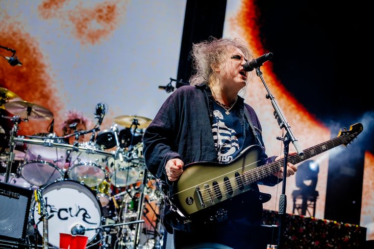 Robert Smith tijdens een optreden in Amsterdam in november dit jaar. Beeld Ben Houdijk