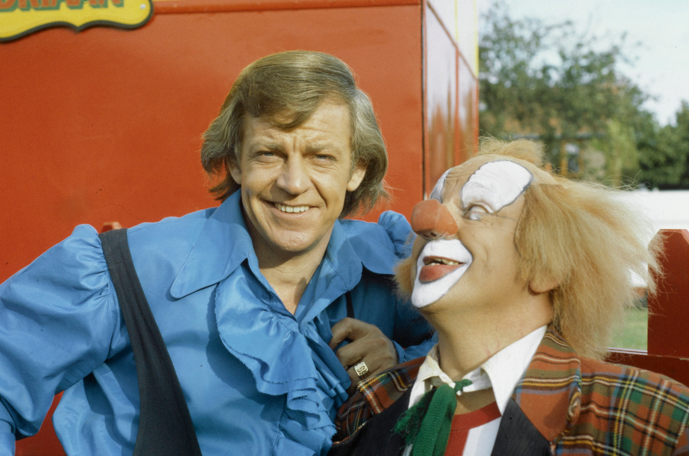 Mart Hoogkamer scoort met hit van Bassie en Adriaan ‘Hij weet ook echt