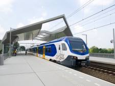Treinen stoppen vooral niet op stations tussen  Arnhem, Elst en Nijmegen, terwijl dat wel zou moeten