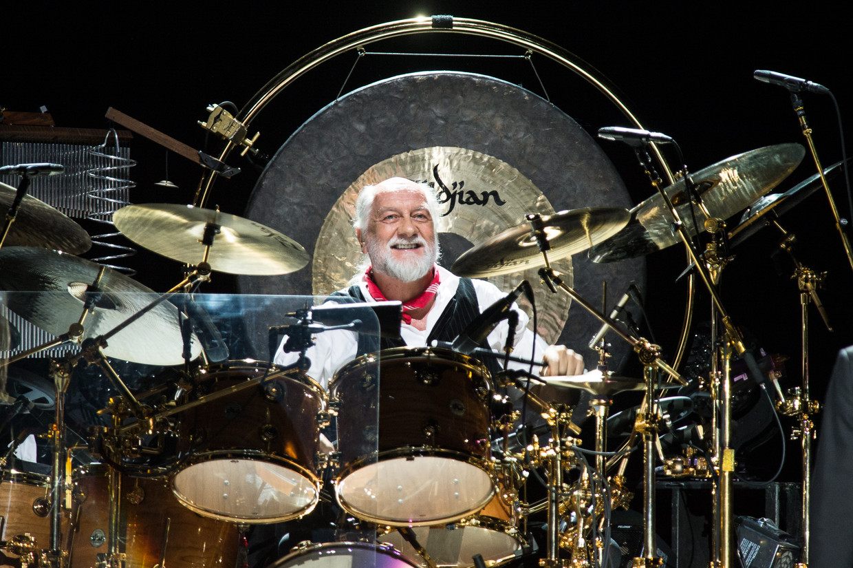 Mick Fleetwood live aan het werk. Beeld Redferns via Getty Images