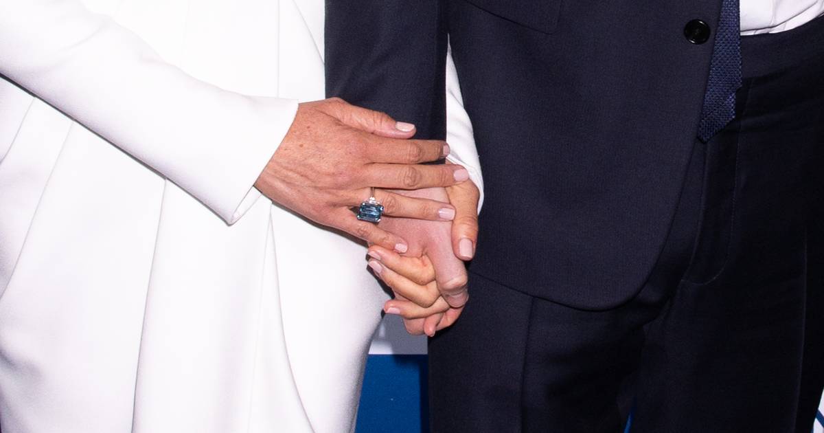 Meghan Markle indossa lo stravagante anello della principessa Diana per la sua prima uscita dall’uscita di trailer sexy |  Re