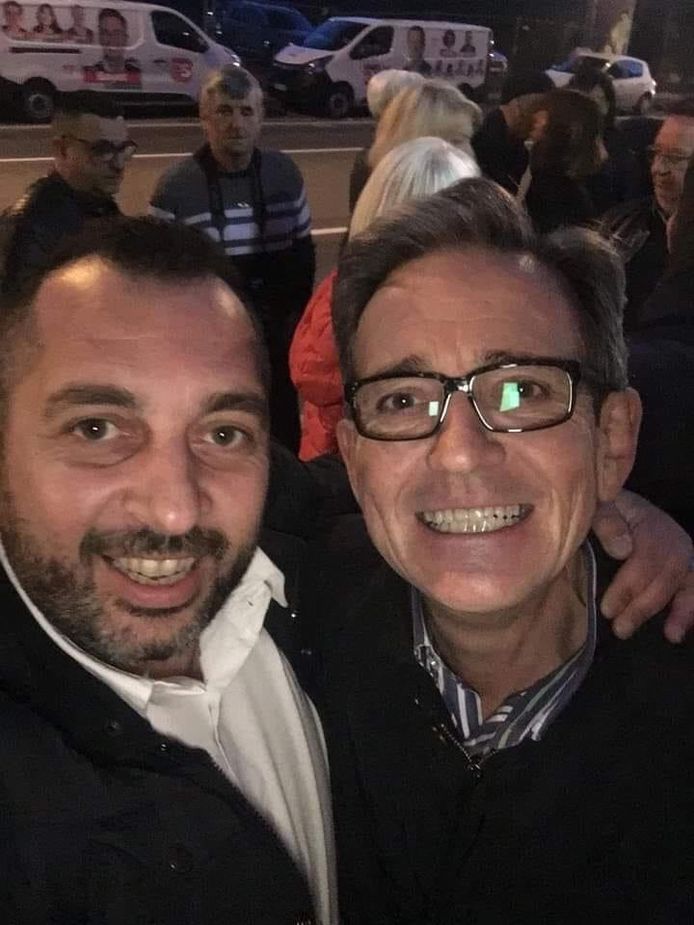 Les socialistes Philippe Tison (à droite) et Guglielmo Pastorelli (à gauche) s'étripent après avoir fait cause commune à Anderlues.