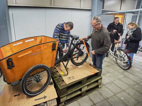 Gewoon Goed Uden opent eigen fietswerkplaats: ‘zinnig werk voor ons en leuk voor de Udenaar’