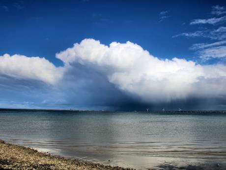 MIJN FOTO | Spectaculaire wolk boven de Oosterschelde