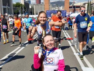 Na wereldrecord rolstoelmarathon verpulverd te hebben, droomt Lotte (27) verder: “Ironman in Hawaï, het Kanaal overzwemmen... De lijst is nog lang”