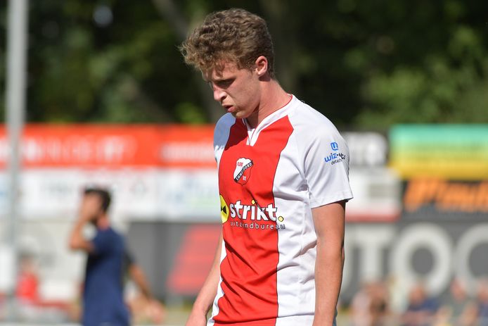 Kop omhoog, Johan Tiems! Flevo Boys heeft vanmiddag namelijk uitstekende zaken gedaan door Olde Veste op een nederlaag te trakteren.