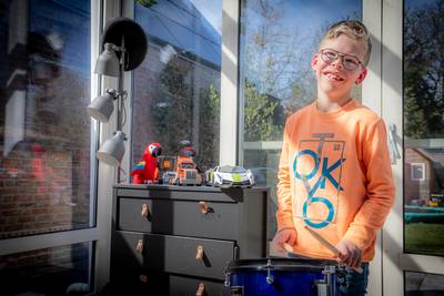 Zodra een trom roffelt, is Lars niet meer te houden; door zijn enthousiasme krijgt de Beerzen nu een