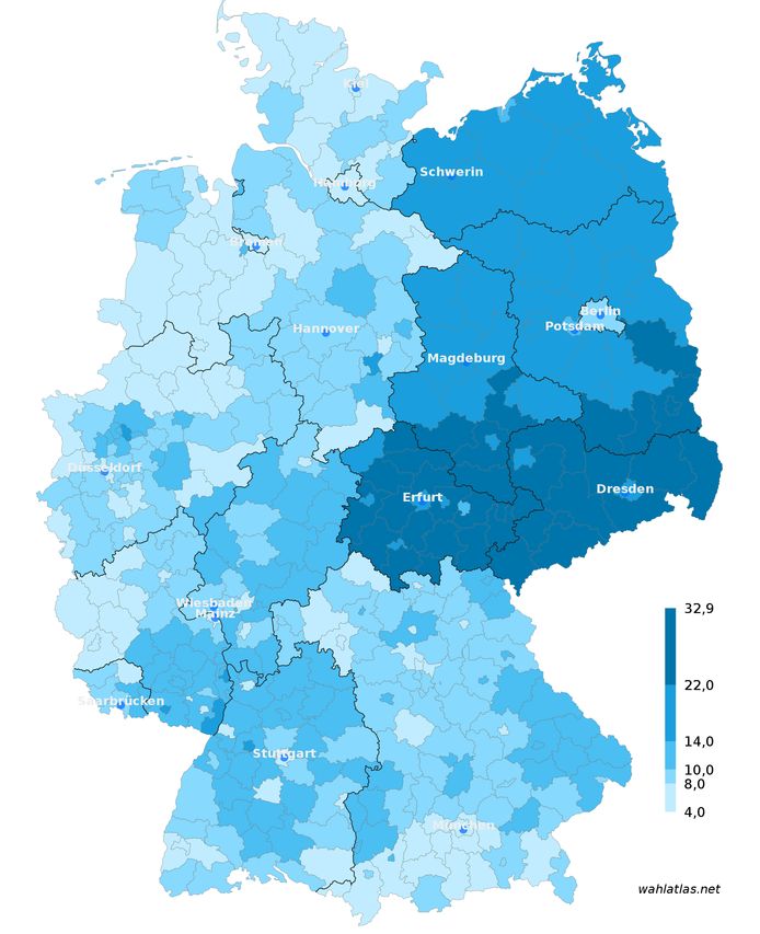 De resultaten van de AfD bij de Europese verkiezingen van eind mei, die duidelijk de tweedeling tussen Oost- en West-Duitsland laten zien. In Brandenburg (rechts op de kaart rond Berlijn) en Saksen (rechts onder Brandenburg) zijn er vandaag deelstaatverkiezingen.
