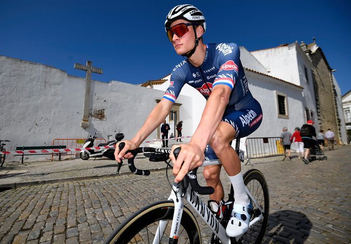 Van der Poel moet Omloop Het Nieuwsblad laten schieten ...