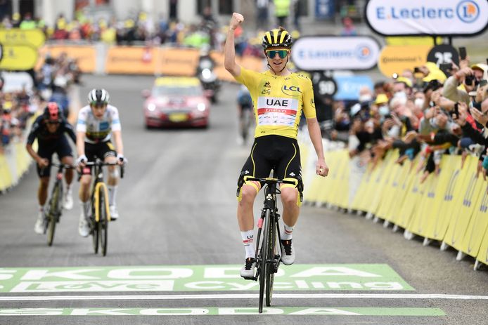 Tadej Pogacar wint op Luz Ardiden zijn derde etappe van deze Tour de France.