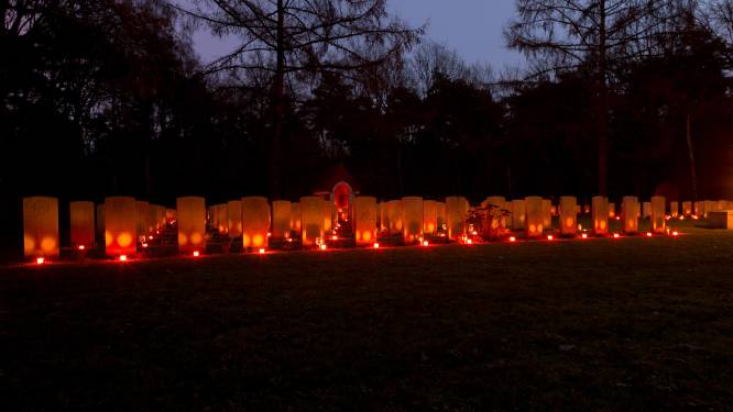 Lichtjes op begraafplaats Overloon dit jaar inclusief pasfoto's van de overleden militairen