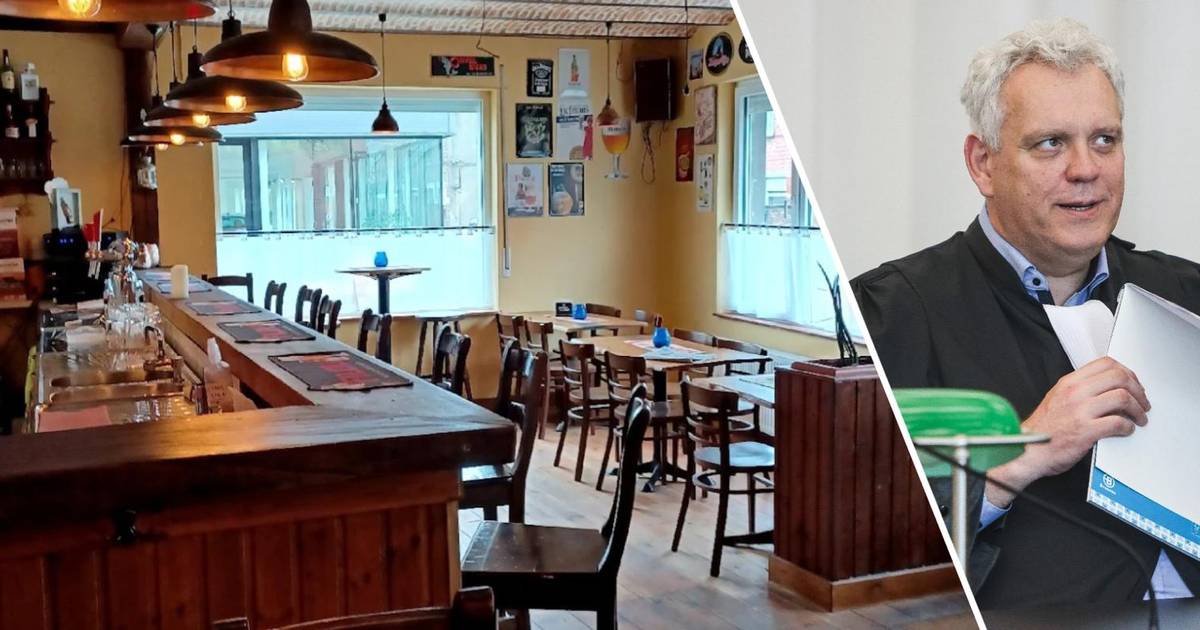 “Verdien maar eens uw boterham met pinten tappen” bruin cafeetje