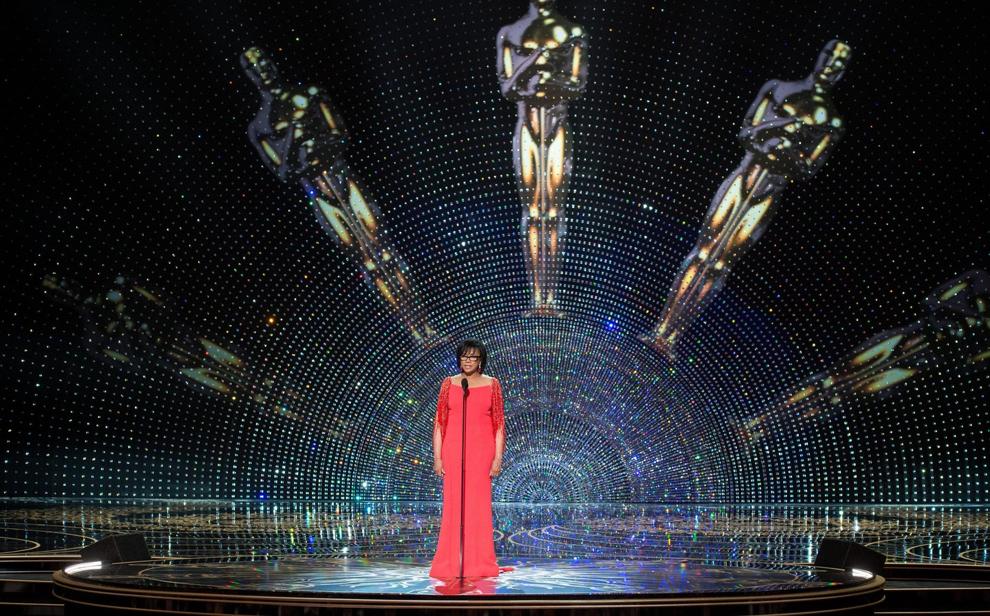 Оскар 2020 анимационные. Оскар зрители. Педагогический оскар 2022 картинка дорожка. Церемония вручения премии. Оскар 2020 анимационные.