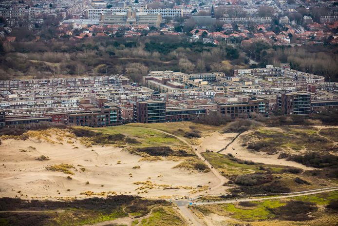 Luchtfoto van (een gedeelte van) Duindorp.