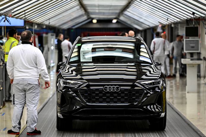 Archiefbeeld productie Audi Q8 e-tron in de Audi fabriek in Brussel