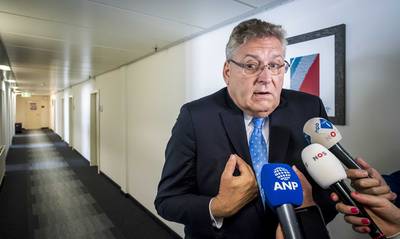 Gekonkel en knokpartij bij ouderenpartij 50Plus