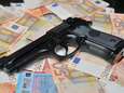 Machinepistolen en aanvalsgeweren in wapendepot midden in Utrechtse woonwijk, justitie eist celstraffen