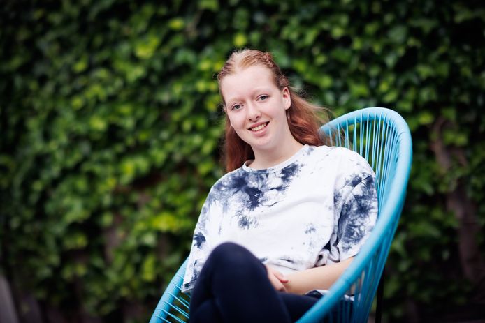 Sharona Bolluijt uit Dinteloord is een jonge mantelzorger van 17 jaar. Ze heeft zorgen over en voor haar moeder en twee broertjes.