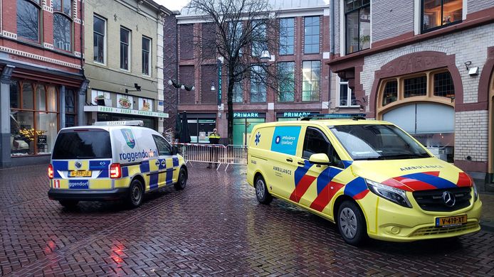 Hulpdiensten zijn uitgerukt naar de Zwolse binnenstad na de vondst van een granaat.