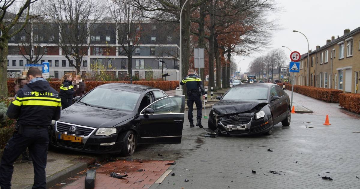 Politie gehinderd door weggebruiker na ongeval in Waalwijk: ‘Mijn broekspijpen worden er bijna af gereden’.