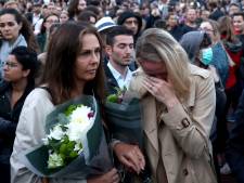 Londen rouwt met applaus, bloemen en tranen: ‘We hebben onze favoriete grootmoeder verloren’