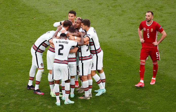 Portugal ontsnapt in uitverkochte Puskás Arena en begint ...