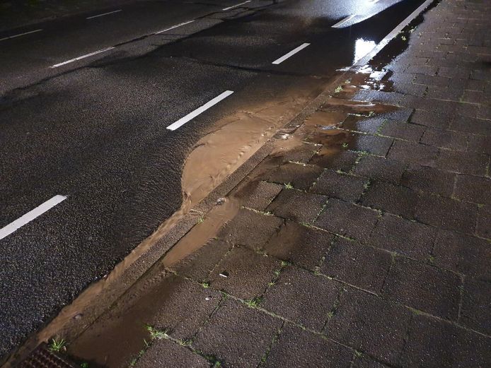 De waterleidingbreuk op de Planetenbaan