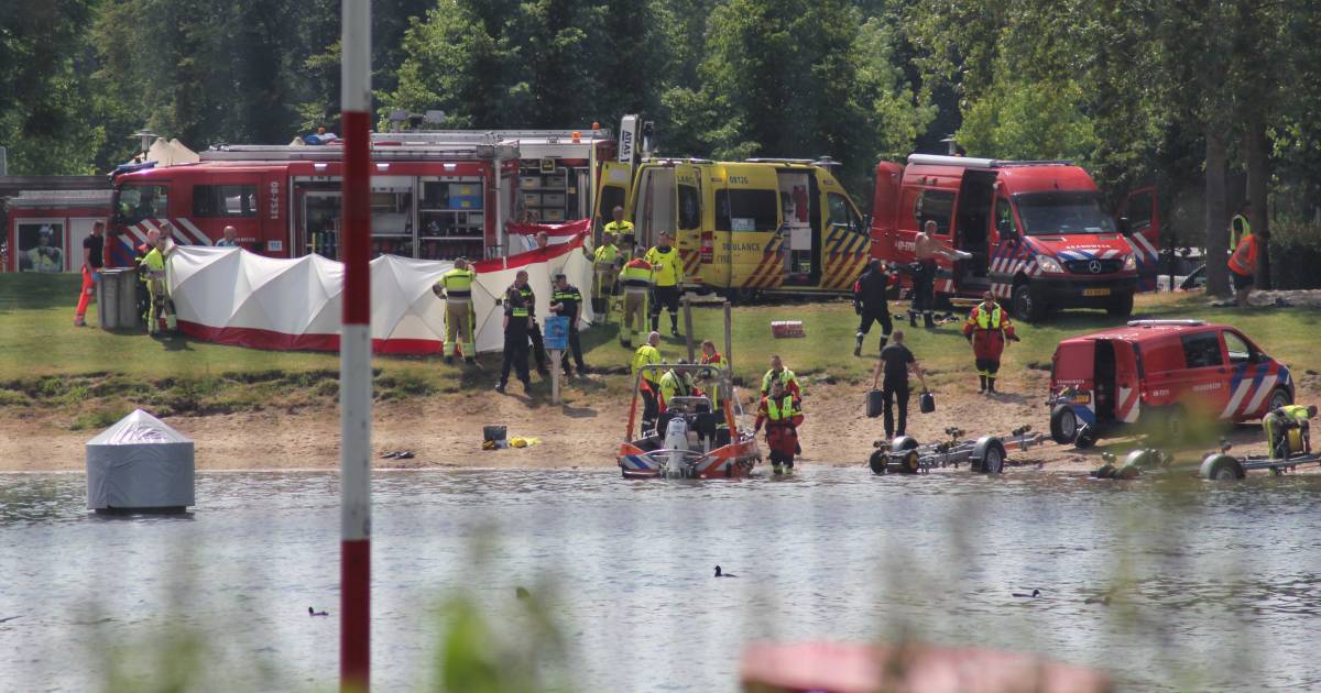 Politie: drenkeling in recreatieplas Zoelen overleden in ziekenhuis.